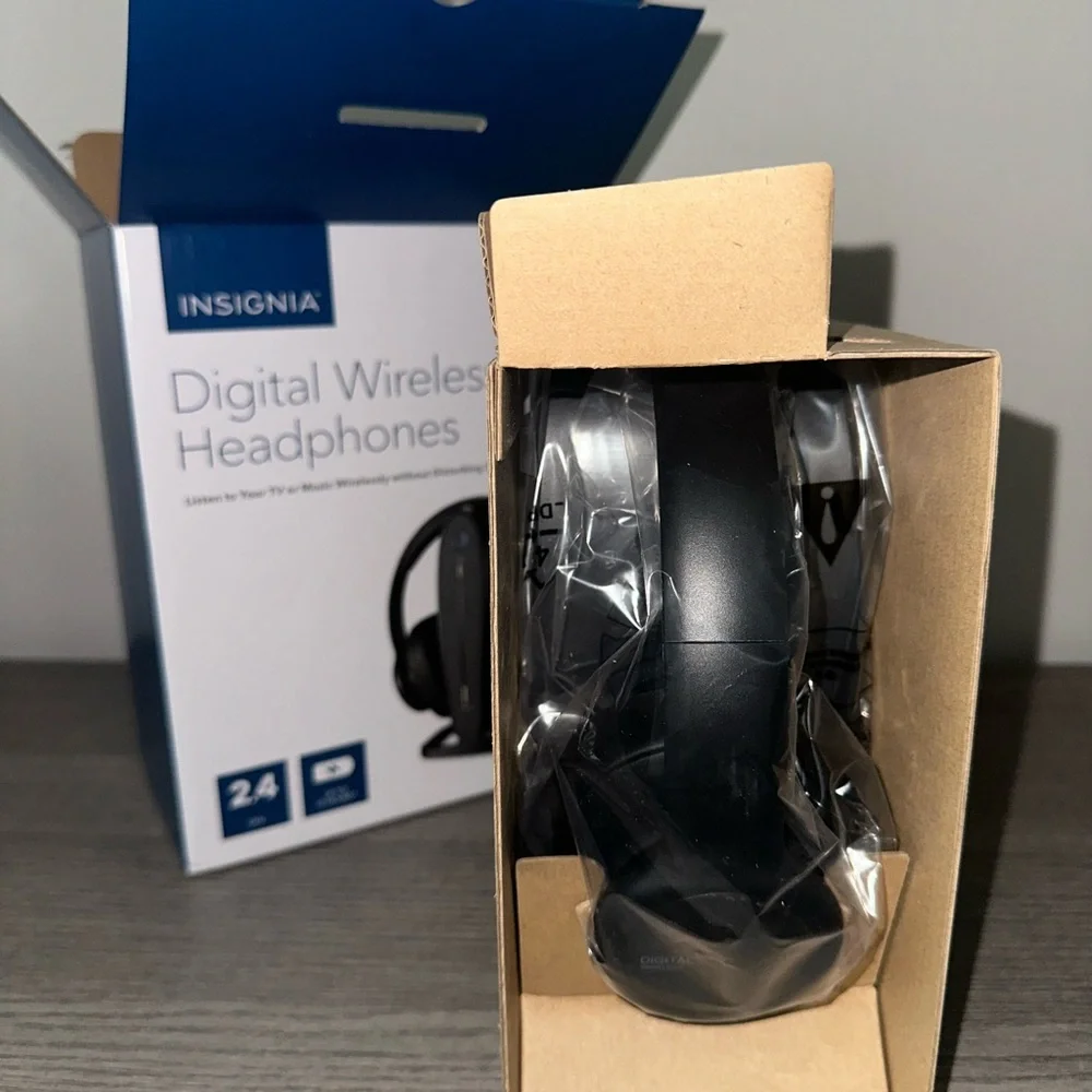 Insignia Black Digital Wireless Headphones